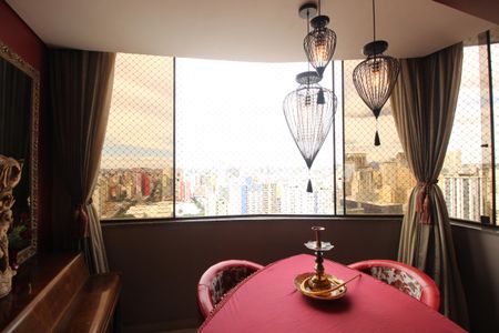 Apartamento à venda com 280m², 4 quartos e 4 vagasSala