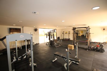 Apartamento à venda com 280m², 4 quartos e 4 vagasÁrea comum - Academia