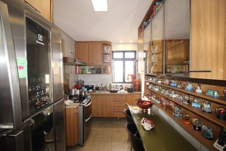 Apartamento à venda com 280m², 4 quartos e 4 vagasCozinha