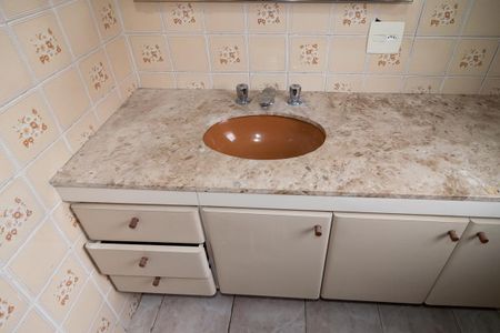 Apartamento à venda com 80m², 2 quartos e sem vagaBanheiro da Suíte