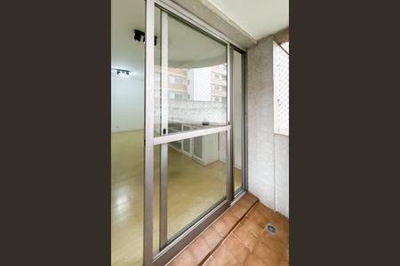 Apartamento à venda com 80m², 2 quartos e sem vagaVaranda