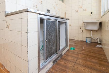 Apartamento para alugar com 48m², 1 quarto e sem vaga Apartamento para alugar com 48m², 1 quarto e sem vagaCozinha - Armários