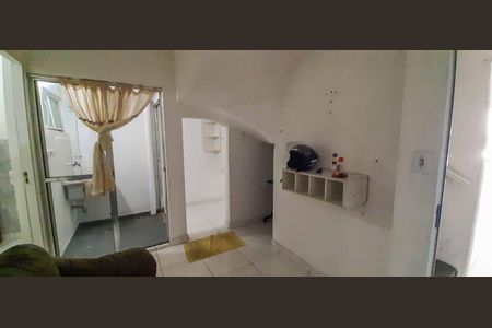 Casa para alugar com 48m², 2 quartos e 1 vaga Casa para alugar com 48m², 2 quartos e 1 vagaSala