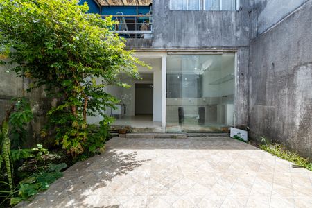 Casa à venda com 180m², 3 quartos e 2 vagasQuintal