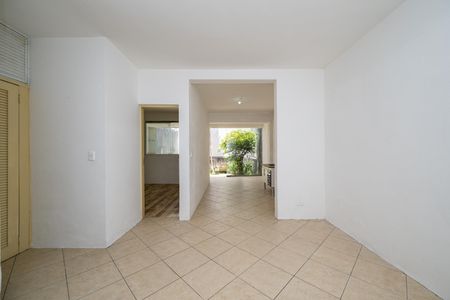 Casa à venda com 180m², 3 quartos e 2 vagasSala