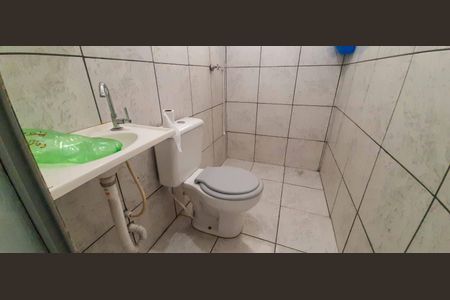 Casa para alugar com 50m², 2 quartos e 1 vaga Casa para alugar com 50m², 2 quartos e 1 vagaBanheiro