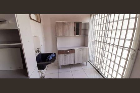 Casa para alugar com 50m², 2 quartos e 1 vaga Casa para alugar com 50m², 2 quartos e 1 vagaÁrea de Serviço