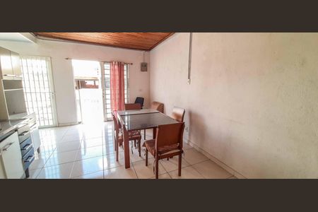 Casa para alugar com 50m², 2 quartos e 1 vaga Casa para alugar com 50m², 2 quartos e 1 vagaCozinha