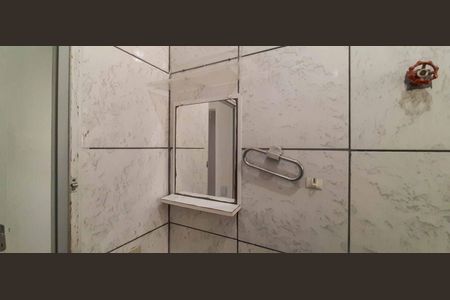 Casa para alugar com 50m², 2 quartos e 1 vaga Casa para alugar com 50m², 2 quartos e 1 vagaBanheiro