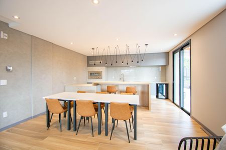 Apartamento à venda com 197m², 3 quartos e 1 vaga Apartamento à venda com 197m², 3 quartos e 1 vagaÁrea comum