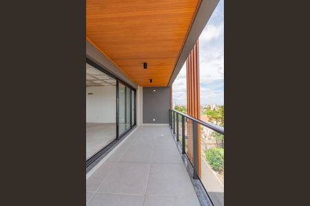 Apartamento à venda com 197m², 3 quartos e 1 vaga Apartamento à venda com 197m², 3 quartos e 1 vagaSacada/Sala