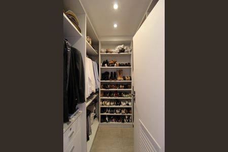 Apartamento à venda com 172m², 3 quartos e 3 vagasCloset da Suíte 3