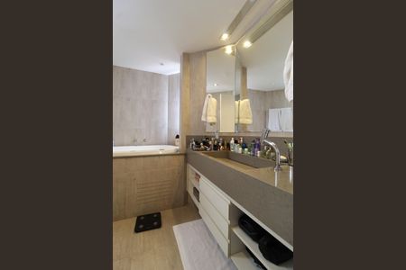 Apartamento à venda com 172m², 3 quartos e 3 vagasBanheiro da Suíte 3