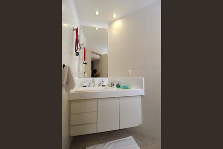 Apartamento à venda com 172m², 3 quartos e 3 vagasBanheiro da Suíte 2