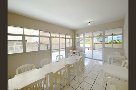 Apartamento à venda com 200m², 3 quartos e 1 vaga Apartamento à venda com 200m², 3 quartos e 1 vagaÁrea comum - Salão de festas