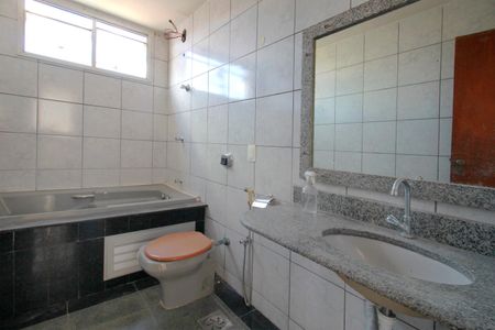 Apartamento à venda com 200m², 3 quartos e 1 vagaBanheiro
