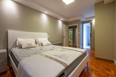 Apartamento à venda com 140m², 3 quartos e 1 vaga Apartamento à venda com 140m², 3 quartos e 1 vagaSuíte 2