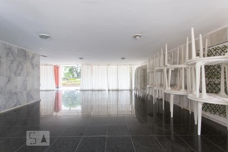 Apartamento à venda com 140m², 3 quartos e 1 vaga Apartamento à venda com 140m², 3 quartos e 1 vagaÁrea comum - Salão de festas