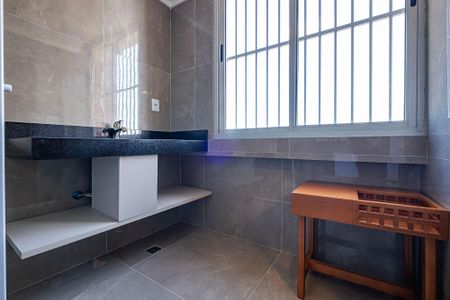 Apartamento à venda com 140m², 3 quartos e 1 vaga Apartamento à venda com 140m², 3 quartos e 1 vagaSuíte 1 - Banheiro