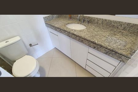 Apartamento à venda com 269m², 3 quartos e 3 vagasBanheiro da Suíte 2