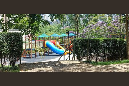 Apartamento à venda com 269m², 3 quartos e 3 vagasÁrea comum - Playground