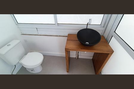 Apartamento à venda com 269m², 3 quartos e 3 vagasBanheiro do espaço gourmet