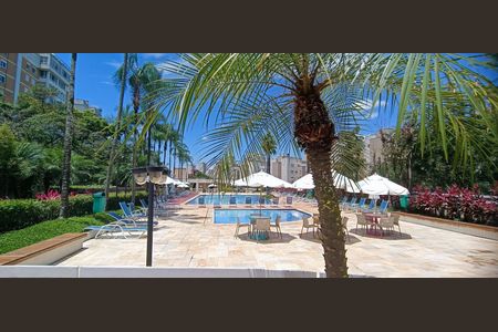 Apartamento à venda com 269m², 3 quartos e 3 vagasÁrea comum - Piscina