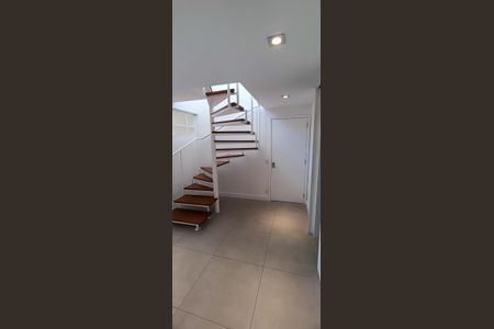 Apartamento à venda com 269m², 3 quartos e 3 vagasEscada