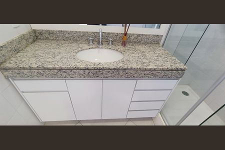 Apartamento à venda com 269m², 3 quartos e 3 vagasBanheiro da Suíte 1