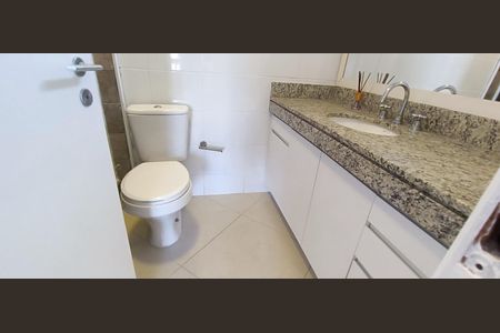 Apartamento à venda com 269m², 3 quartos e 3 vagasBanheiro da Suíte 2