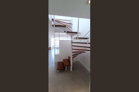 Apartamento à venda com 269m², 3 quartos e 3 vagasEscada