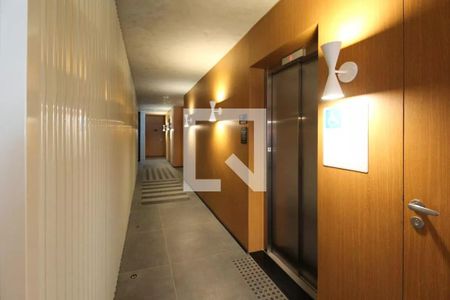 Apartamento à venda com 77m², 1 quarto e 1 vagaHall social