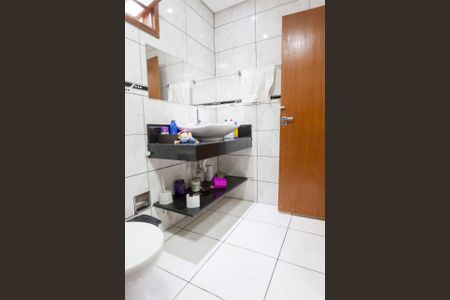 Casa à venda com 360m², 3 quartos e 2 vagas Casa à venda com 360m², 3 quartos e 2 vagasBanheiro Social