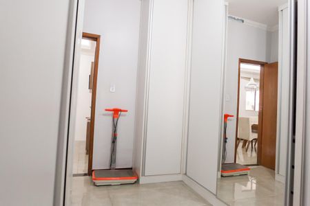 Casa à venda com 360m², 3 quartos e 2 vagas Casa à venda com 360m², 3 quartos e 2 vagasquarto 1