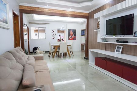 Casa à venda com 360m², 3 quartos e 2 vagas Casa à venda com 360m², 3 quartos e 2 vagassala de tv