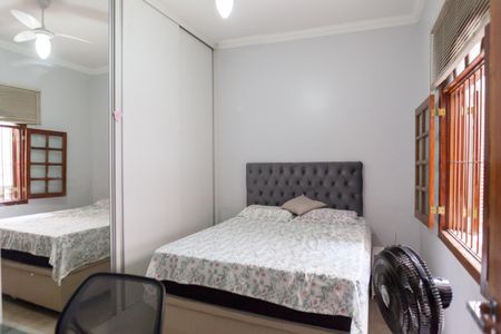 Casa à venda com 360m², 3 quartos e 2 vagas Casa à venda com 360m², 3 quartos e 2 vagasquarto 2