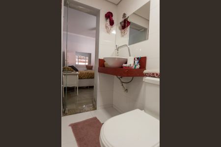 Casa à venda com 360m², 3 quartos e 2 vagas Casa à venda com 360m², 3 quartos e 2 vagasBanheiro da Suíte