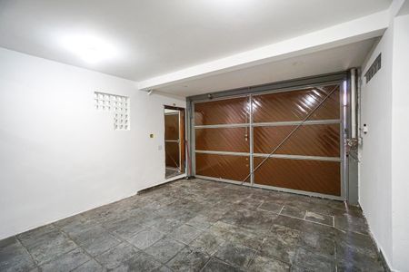 Casa para alugar com 110m², 1 quarto e 2 vagas Casa para alugar com 110m², 1 quarto e 2 vagasGaragem