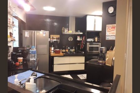 Apartamento à venda com 151m², 2 quartos e 3 vagas