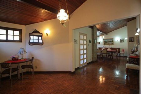 Casa à venda com 250m², 3 quartos e 2 vagas