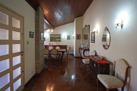 Casa à venda com 250m², 3 quartos e 2 vagas