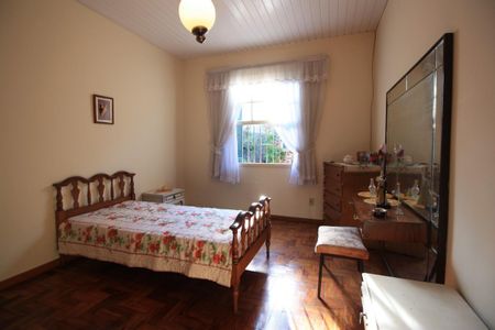 Casa à venda com 250m², 3 quartos e 2 vagas