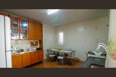 Casa à venda com 170m², 3 quartos e 2 vagas