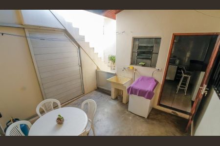 Casa à venda com 170m², 3 quartos e 2 vagas