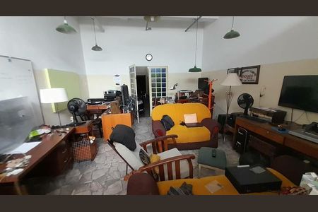 Casa à venda com 155m², 2 quartos e 1 vaga