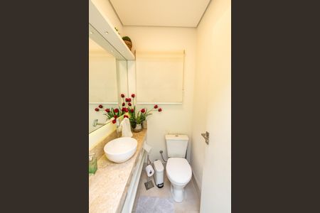 Casa à venda com 156m², 6 quartos e 1 vaga Casa à venda com 156m², 6 quartos e 1 vagaLavabo Sala