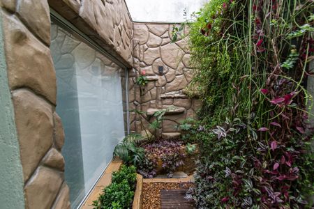 Casa à venda com 156m², 6 quartos e 1 vaga Casa à venda com 156m², 6 quartos e 1 vagaJardim de inverno