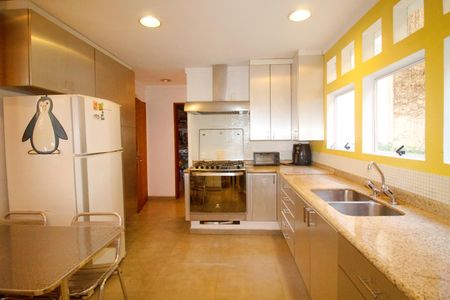 Casa à venda com 451m², 5 quartos e sem vagaCozinha