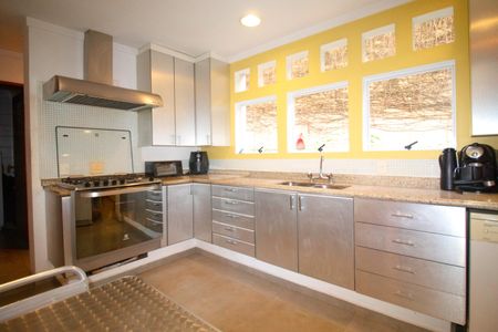 Casa à venda com 451m², 5 quartos e sem vagaCozinha