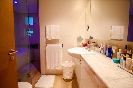 Casa à venda com 451m², 5 quartos e sem vagaBanheiro da Suíte 1